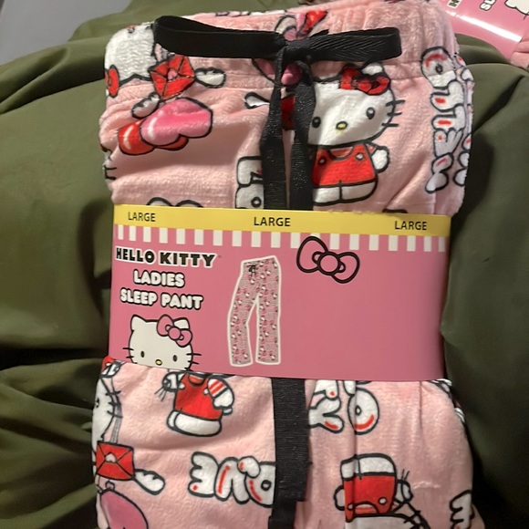 Limited to cvs Sanrio hello kitty Valentine’s Day pj pants - Picture 1 of 1